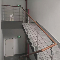 Poteau d'angle moderne en acier inoxydable pour garde-corps de câble, pour escalier et balcon, avec base de fixation au sol à angle de 90 degrés, résistant à la rouille, pour villa