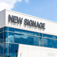 Panneau lumineux LED Kelly, enseigne extérieure étanche en acier inoxydable, lettres en relief, logo mural, enseignes de bâtiment, enseigne électronique illuminée