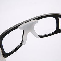 Lunettes de sport de basketball résistantes aux chocs en PC, compatibles avec la myopie, sangle réglable pour le football