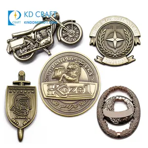 Insignia personalizada en forma de cruz, diseño único, metal, latón, relieve, 3D, chapado en oro antiguo - Product Image 1