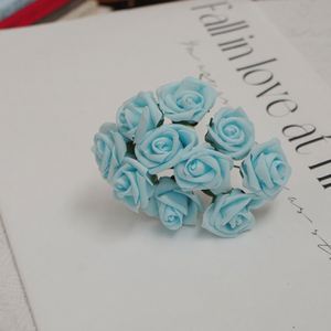 Vente en gros de roses artificielles de 4cm magnifiques petites roses PE pour mariage et décoration intérieure pour Thanksgiving remise des diplômes fête des mères - Product Image 3
