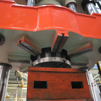 Presse hydraulique à quatre colonnes et quatre pistons entièrement automatique de 800 tonnes avec table de travail à servomoteur, personnalisable pour usine de fabrication