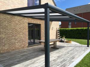 Pergola con Telaio in Alluminio e Tetto Trasparente in PC, Impermeabile e Resistente ai Raggi UV, per Uso Commerciale - Product Image 1
