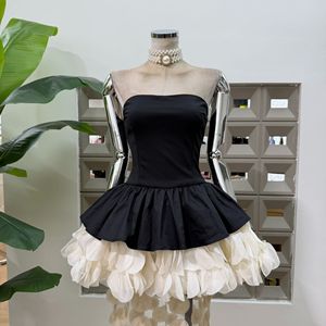 Abito Elegante con Scollo Profondo e Vita Stretta, Alta Qualità, Collezione 2026 - Product Image 2