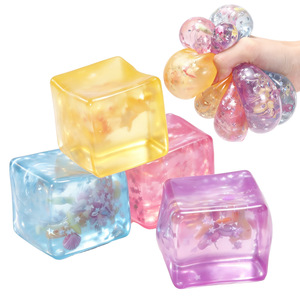 Juguetes de descompresión transfronterizos: Libro de Caperucita Roja, Cubo de Hielo Oceánico, Pinch de Maltosa, Juguetes Musicales, Juguetes de descompresión de rebote lento para alivio del estrés - Product Image 3