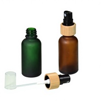 Botol Parfum Kaca Frosted 30ml Berkualitas Tinggi, Botol Semprot Alami, Kemasan Kosmetik Bambu yang Dapat Digunakan Kembali