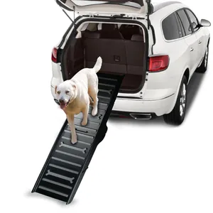 Non-Slip Design Portable Foldable Fold Lightweight Dog Cat Car Ramp Wholesale Large Dogs SUV Truck Car Ramp Stairs Step Ladder