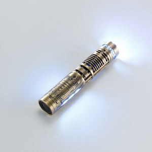 Sabre laser à LED tout cuivre Jouet Premium Deluxe Collector's Design Spinning Crystal Chamber Amovible Luminous Sword Playing - Product Image 4