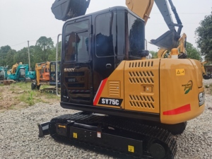 Excavadora Mini Usada al por Mayor Sany SY75C de 7.5 Toneladas |   Para Granja y Jardín |   Envío Global de Alta Gama - Product Image 4