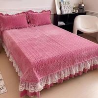 Parure de lit 3 pièces en velours laiteux chaud d'hiver avec jupe de lit à volants en dentelle et taies d'oreiller douces et moelleuses pour la maison et la chambre