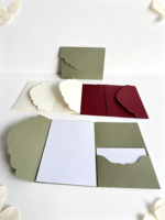 En stock : Pochette d'invitation de mariage à trois volets, bord festonné, vert sauge, pochette pour invitations de mariage et événements