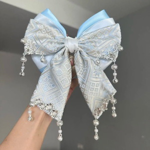Pince à cheveux en brocart Zhuang du Guangxi, faite à la main, 5x3.5cm, style chinois, accessoire ethnique, ornement capillaire de fête, été 2026 - Product Image 1