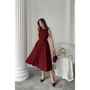 ชุดราตรีผ้าลินินสีเบอร์กันดีความยาวปานกลางแบบขายส่ง พร้อมดีไซน์จับจีบด้านข้าง - Product Image 6