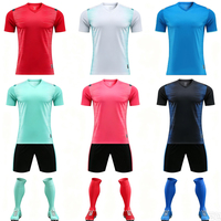 Celana Pendek Sepak Bola Dewasa Unisex Kualitas Tinggi Cepat Kering Custom Logo Nama Tim Sublimasi Set Semua Musim