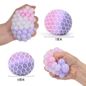 ของเล่นฟิดเจ็ตคุณภาพสูง ของเล่นเปลี่ยนสี ลูกบอลบีบคลายเครียดสีรุ้ง สำหรับเด็ก ช่วยผ่อนคลายความวิตกกังวล และเป็นของเล่นสนุกๆ - Product Image 5