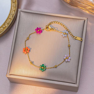 Collana in Acciaio al Titanio con Perline Floreali Colorate Retrò per Donne, Elegante Collana a Catena con Piccoli Fiori, Regalo per Amiche - Product Image 4