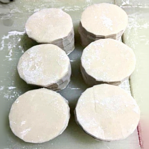 Emballages de peau de boulette congelés L'emballage parfait pour de délicieuses boulettes enveloppes de peau de wonton minces de qualité supérieure du Vietnam - Product Image 1