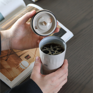 Vaso Térmico de Acero Inoxidable de Doble Pared con Diseño de Relieve, para Café, Estético - Product Image 3