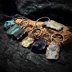 Liontin Batu Kuarsa Aura Alami Berlapis Emas, Batu Besar Bentuk Titik, Desain <span class=keywords><strong>Druzy</strong></span> Amethyst, Kristal Mentah, Liontin Batu Permata, Perhiasan Fashion - Product Image 4