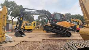 Excavadora de cadenas Hyundai 220-9 usada de alta calidad, 22 toneladas, con motor Cummins y componentes principales incluidos, modelo 2020, en venta. - Product Image 4