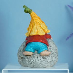 Statue de nain de jardin en résine mignonne modèle décoratif extérieur couché sur la <span class=keywords><strong>pierre</strong></span> pour ornements de pelouse cadeaux Souvenirs - Product Image 5