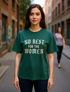 No Rest For The Women Tee T-shirt da donna in cotone femminista a maniche corte, vestibilità rilassata, girocollo con stampa di lettere casual - Product Image 2