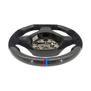 Volant de course en fibre de carbone avec options de cuir Nappa et de surpiqûres personnalisées - Product Image 1