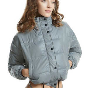 Chaqueta Corta Acolchada de Invierno para Mujer, Estilo Sexy, con Cuello Alto, Reflectante y de Alta Visibilidad - Product Image 2