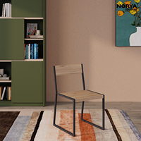 Chaise de salle à manger NORYA moderne et minimaliste en chêne massif blanc, étanche, avec structure flottante industrielle de luxe en métal pour villa