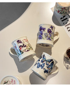 Tasse à café en céramique vintage à motif floral, peinte à la main avec un design papillon, en verre – Offre spéciale - Product Image 1
