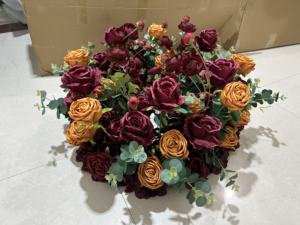 Centro de Mesa de Flores Artificiales Color Rojo Vino y Naranja de 60 cm, Personalizable y Exclusivo de GreenLife, para Decoración de Mesa de Comedor y Banquetes - Product Image 6