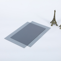 Feuilles de polycarbonate transparentes résistantes aux intempéries, feuilles de plastique UV transparentes, feuilles solides en polycarbonate gaufré