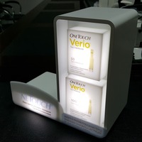 Panneau publicitaire LED en acrylique et alliage d'aluminium de forme spéciale, 4 faces lumineuses, rechargeable, 2000 lumens, boîte à lumière couleur intégrale