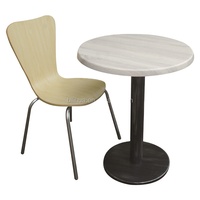 Table ronde en bois massif de fabrication chinoise avec un design moderne pour les hôtels, les restaurants et les banquets