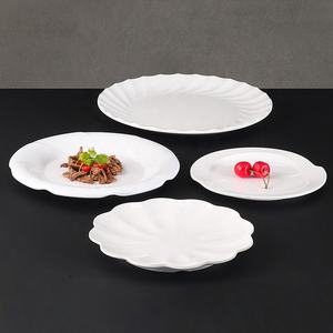 Assiettes en mélamine blanche élégantes de luxe avec logo Bols à vaisselle de luxe Assiettes à dîner creuses en gros - Product Image 3