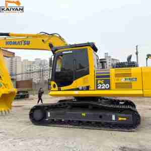 Excavadora Usada Komatsu PC220-8 de 22 Toneladas, Cucharón de 1m, Motor y Bomba, Brazo de Largo Alcance, 0-2000 Horas - Product Image 1