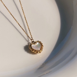 Collana MECYLIFE in madreperla naturale placcata oro 18 carati, collana <span class=keywords><strong>con</strong></span> piccolo cuore, delicato regalo per lei - Product Image 1