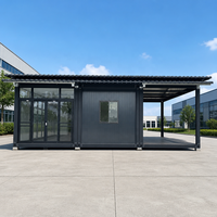 Maison conteneur à toit en pente détachable, assemblage rapide, villa modulaire préfabriquée de luxe avec véranda et mur en verre, directement de l'usine