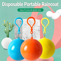 Mini imperméable jetable compact en PE pour porte-clés, idéal pour les activités de plein air, la randonnée et la pêche