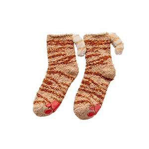 Chaussettes en tricot respirantes pour femmes, motif patte de <span class=keywords><strong>chat</strong></span> mignon, avec bordure en polaire corail, confortables et douillettes, type chaussettes pantoufles, vente en gros - Product Image 1