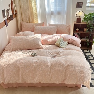 Juego de Ropa de Cama de Cuatro Piezas King Size 100% Algodón, Funda de Edredón Jacquard Rosa, Sábana y Fundas de Almohada para Uso Todo el Año en Hoteles de Lujo - Product Image 2