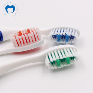 แปรงสีฟันสำหรับผู้ใหญ่ Oralcare รุ่น JSM318 แปรงสีฟันแบบนวดด้วยเจลนุ่ม ด้ามจับตามหลักสรีรศาสตร์ - Product Image 4