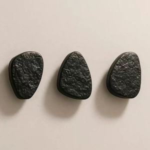 Perchero de Pared de Mármol Natural de Diseño Personalizado para Dormitorio de Hotel y Espacio de Estar - Product Image 1