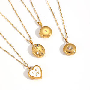 Kalung Liontin Foto Wanita Panjang dari Baja Anti Karat, Minimalis, dan Dapat Dipersonalisasi - Product Image 1