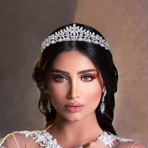BELLE WORLD Tiara Floreale con Zirconi per Donne, Eleganti Accessori per Capelli da Sposa, Decorazioni per Feste Sweet 16 - Product Image 1
