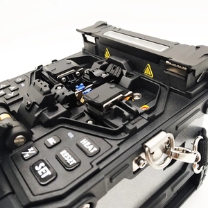 Soudeuse par fusion de fibres optiques SHINHO X-900 intelligente haute précision à 6 moteurs avec alignement cœur à cœur SHINHO X900 - Product Image 6