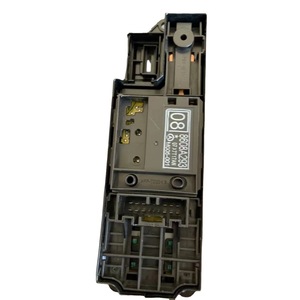 Interruptor Elevavidrios Mitsubishi 8608A292 para Conducción Derecha, Repuesto para Pajero L200 Montero - Product Image 4