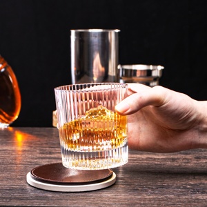 Vaso de Whisky Clásico de Cristal NOVARE de 300 ml con Diseño de Rayas Verticales para Regalos, Venta al por Mayor Directa de Fábrica - Product Image 4