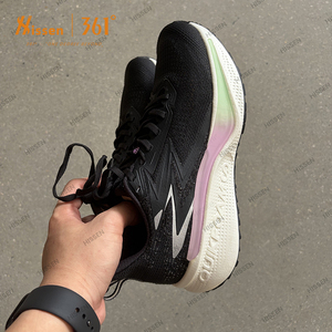 Chaussures de sport en gros, liquidation de chaussures avec documents d'exportation, support pour la vente en gros de chaussures - Product Image 1