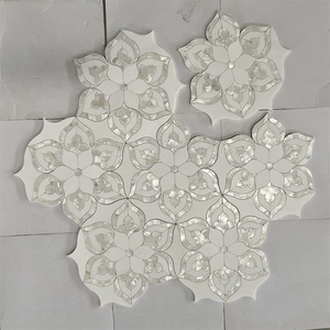 Mosaico <span class=keywords><strong>de</strong></span> mármol Thassos blanco con incrustaciones <span class=keywords><strong>de</strong></span> nácar, diseño personalizado con chorro <span class=keywords><strong>de</strong></span> agua, para pared <span class=keywords><strong>de</strong></span> baño o sala <span class=keywords><strong>de</strong></span> estar - Product Image 1
